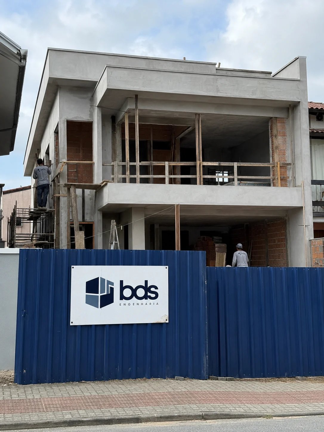 Obra residencial em Florianópolis acompanhada pela BDS Engenharia — engenheiro civil habilitado